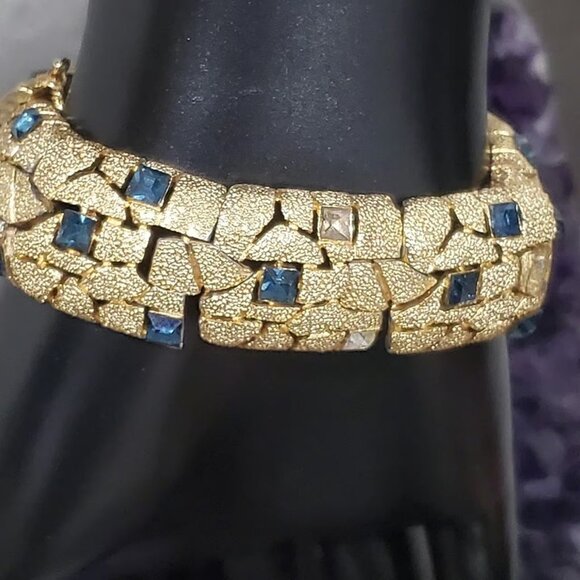 Vintage Trifari Rhinestone Bracelet Blue & Clear Glass Wide Gold Tone 7 1/4" - Picture 3 of 12